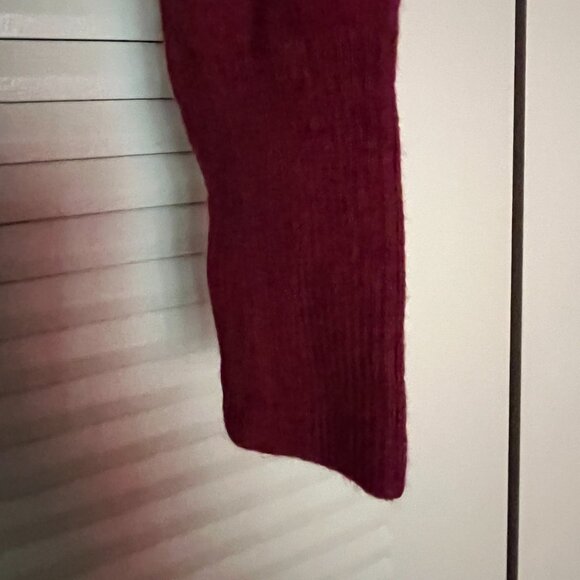 100% Italian Merino Wool Burgundy Long Sleeve Sweater By Sarah Spencer* - Picture 6 of 8
